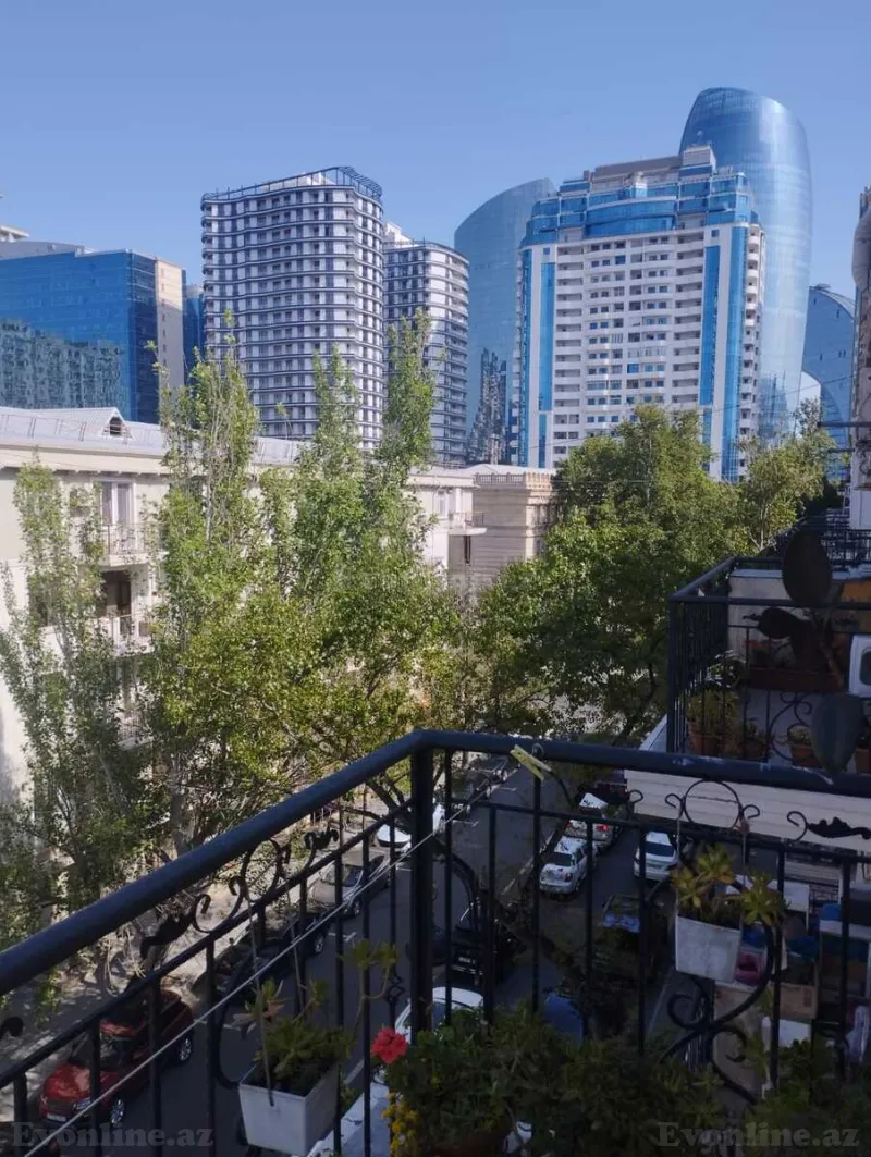Kirayə verilir 2 otaqlı Mənzil Köhnə tikili 50 m² Bakı, Nəsimi r., 28 May m — Bakı