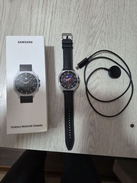 Samsung galaxy watch 8classic 46 mm Satılır ideal haldadı. 2/64gb — Bakı