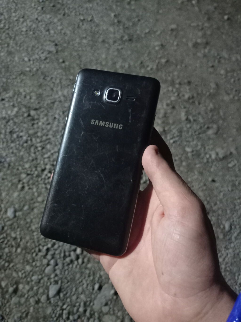 Samsung Galaxy J2 2016, 8 GB, rəng - Qara, İki sim kartlı — Samsung, Gəncə (3)