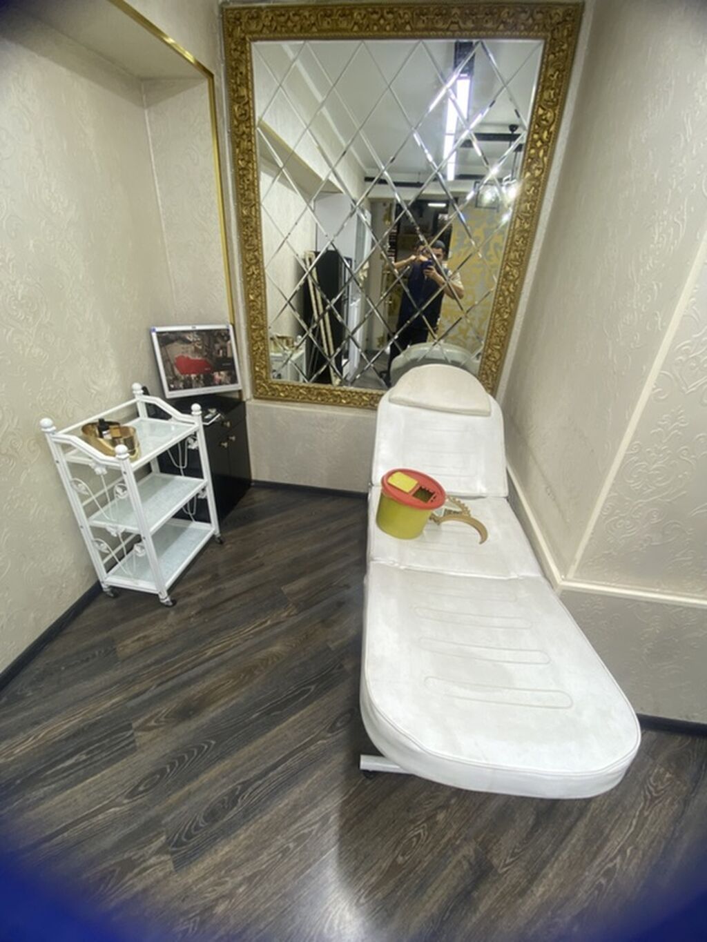 Gözəllik salonu üçün peşəkar kreslo və servis arabası - Kreslo: salon — Salon mebeli, Bakı (6)