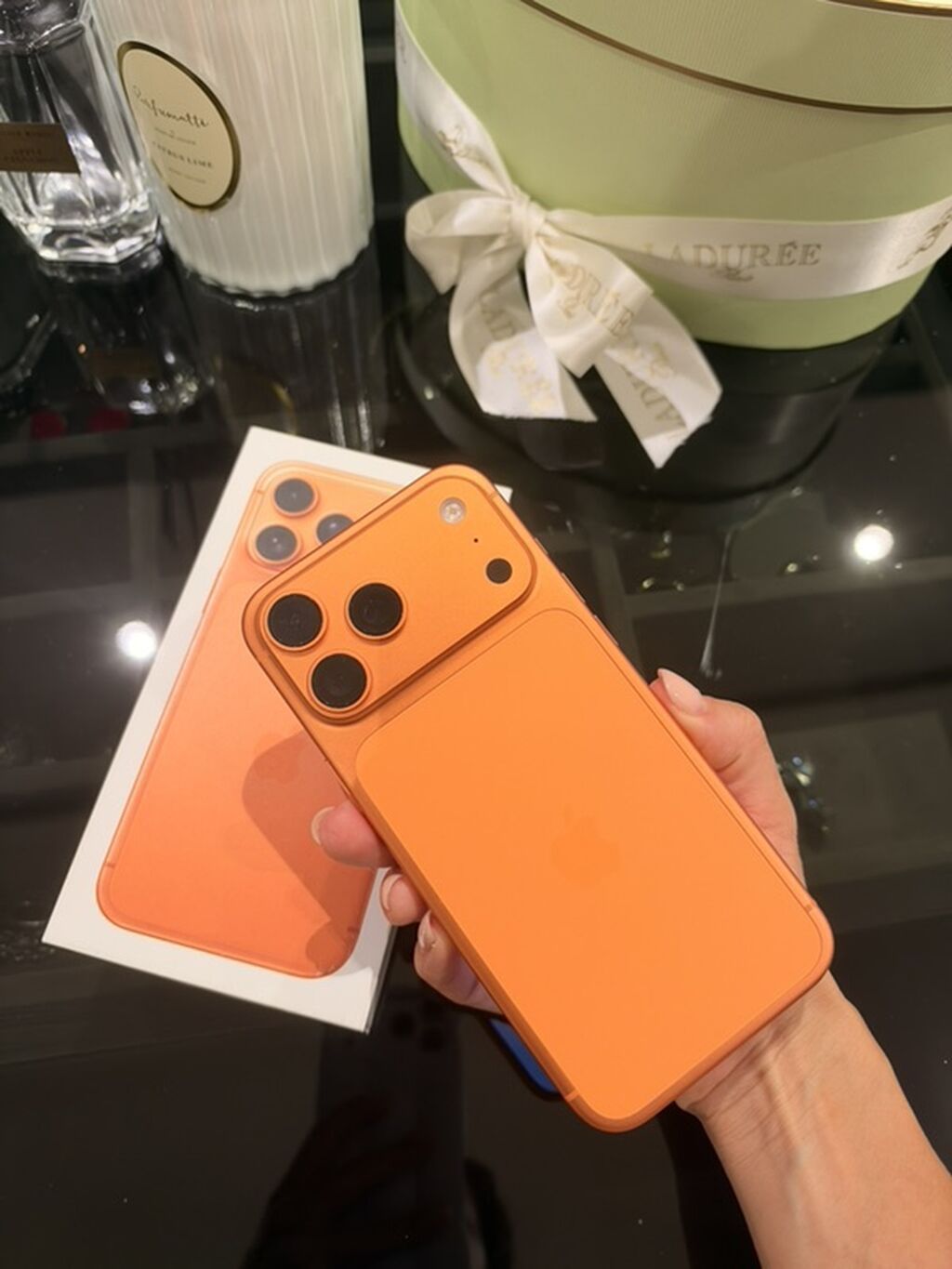 Narıncı — Apple iPhone, Bakı (2)