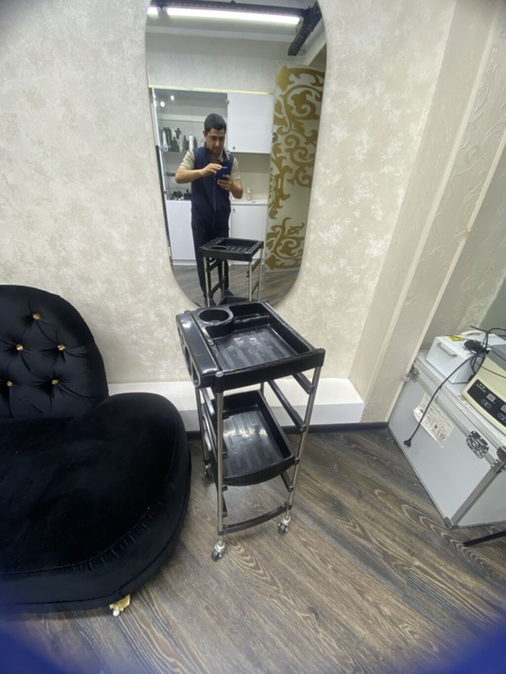 Gözəllik salonu üçün peşəkar kreslo və servis arabası - Kreslo: salon — Salon mebeli, Bakı (4)