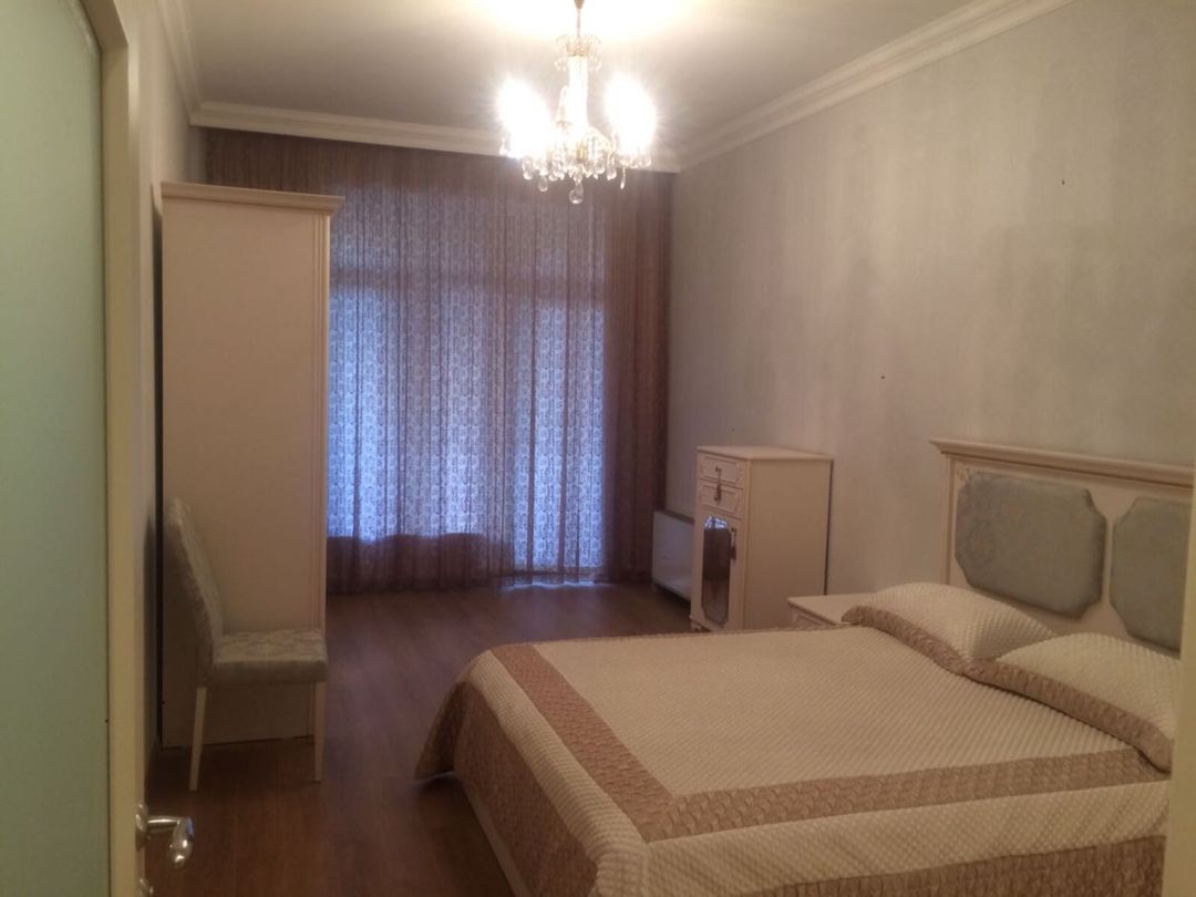 İcarəyə verilir 3 otaqlı yeni tikili 160 m² — Mənzil, Bakı (6)