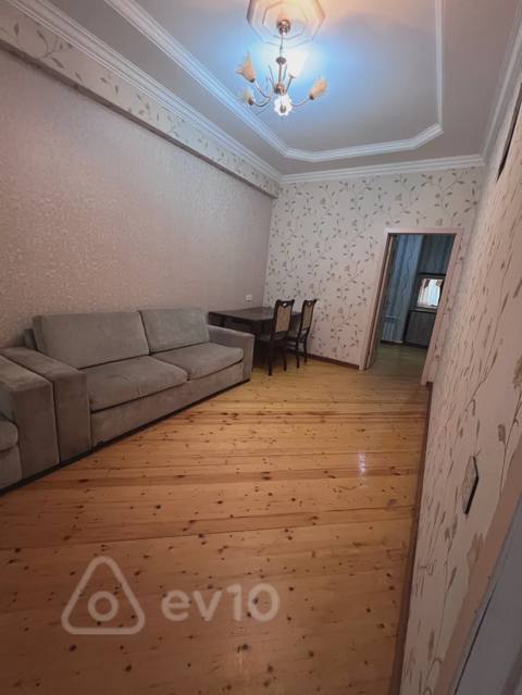 2 otaqlı mənzil, 61 m², Əsəd Əhmədov küçəsi — Emil Bəy — Пәтер