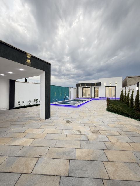 Satılır 4 otaqlı həyət evi/bağ evi 160 m² — Bakı