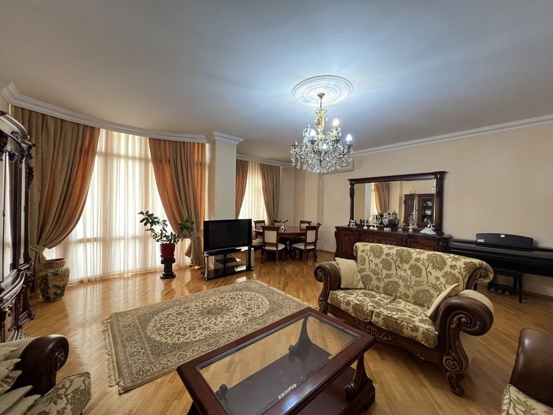 Satılır 4 otaqlı yeni tikili 191 m² — Mənzil, Bakı (3)