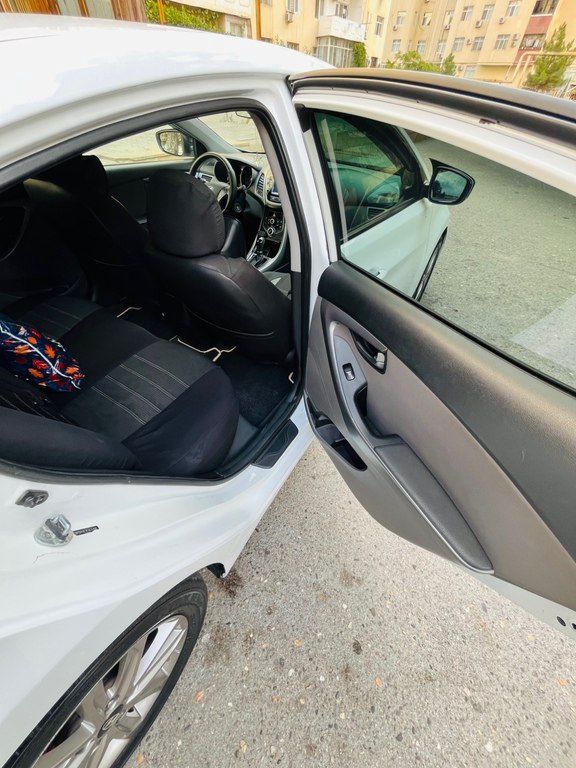 Hyundai Elantra, 1.8 L, 2015 il, 201 000 km 90-OM-089 — Avtomobillər, Bakı (11)