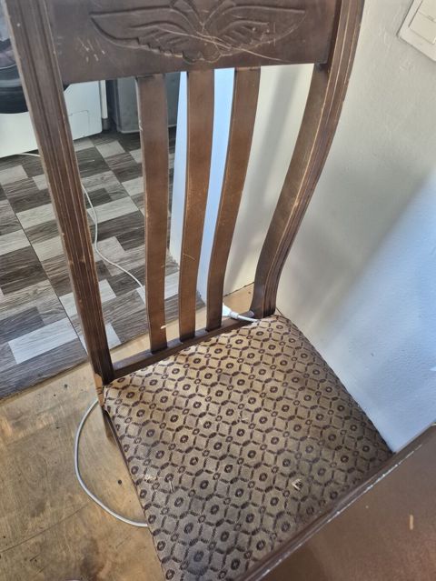 Yemək otağı üçün klassik stol və 4 ədəd stul dəsti. - Material: ağac — Digah