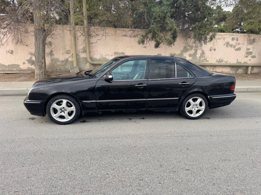 Mercedes E 320, 3.2 L, 2000 il, 600 000 km 01-CP-824 — Avtomobillər, Bakı (2)
