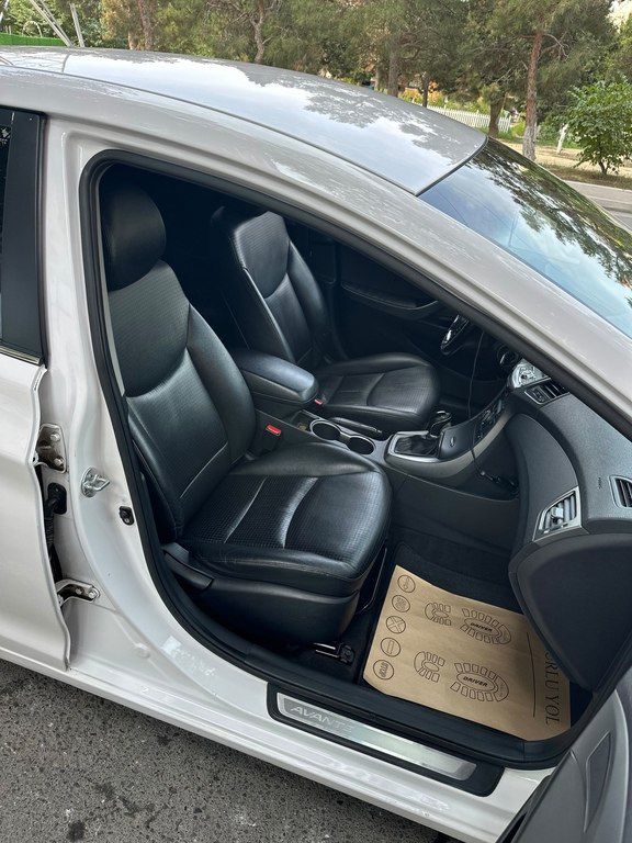 Hyundai Avante, 1.6 L, 2014 il, 230 970 km — Avtomobillər, Bakı (12)