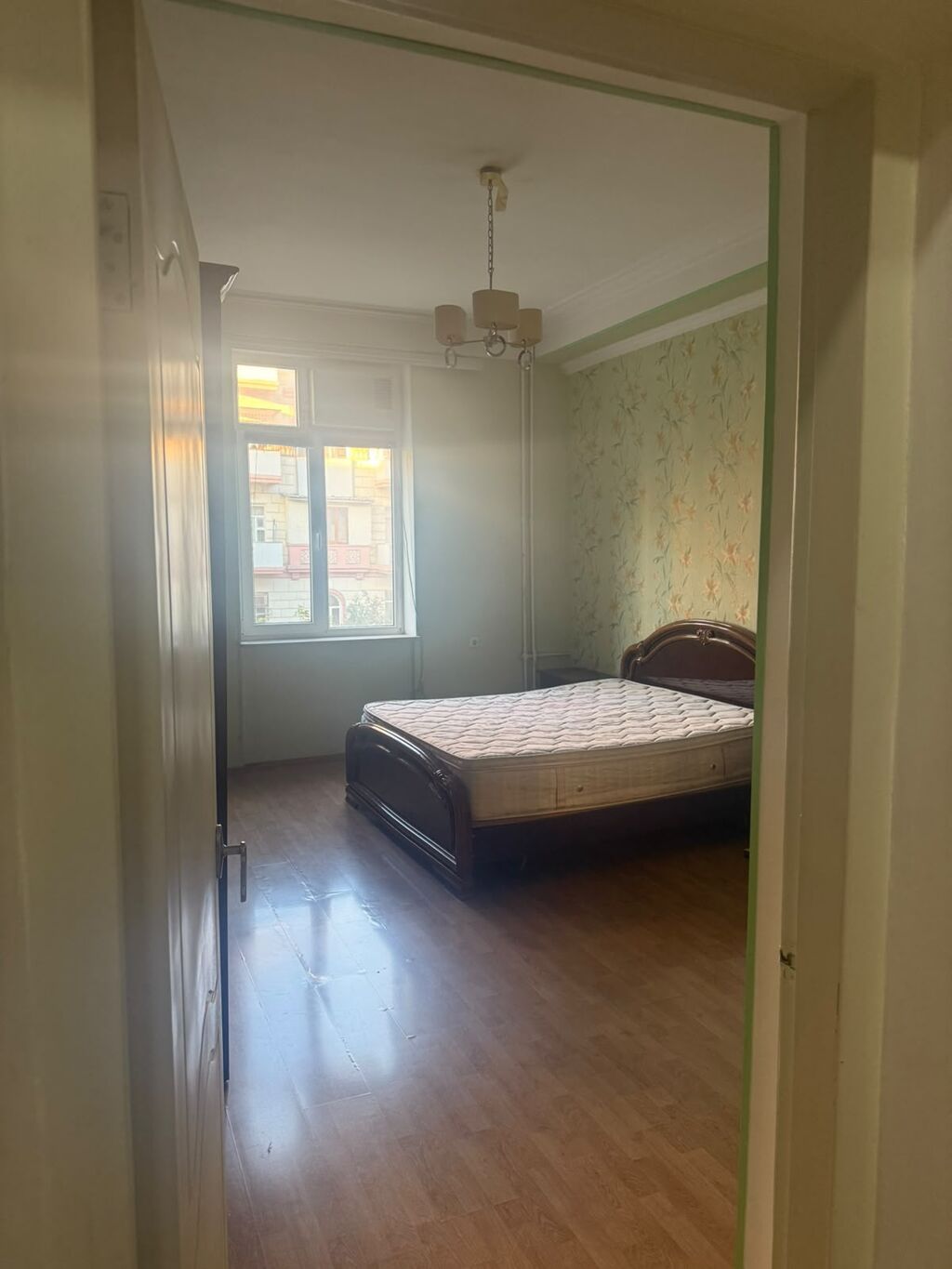 Otaq yoldaşı axtarılır. Geniş və işıqlı yataq otağı təqdim olunur — Ev, villa, Bakı