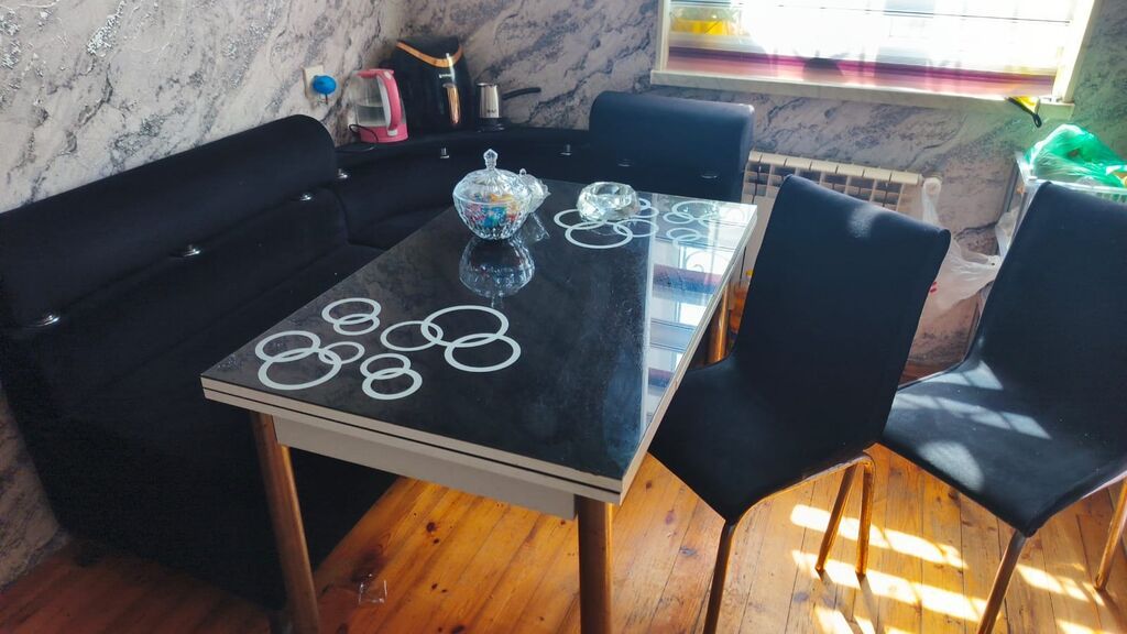 Metbex masa desti divan 2 otracag acilan masa Qiymeti 240 Azn Unvan — Masalar və stullar, Digah
