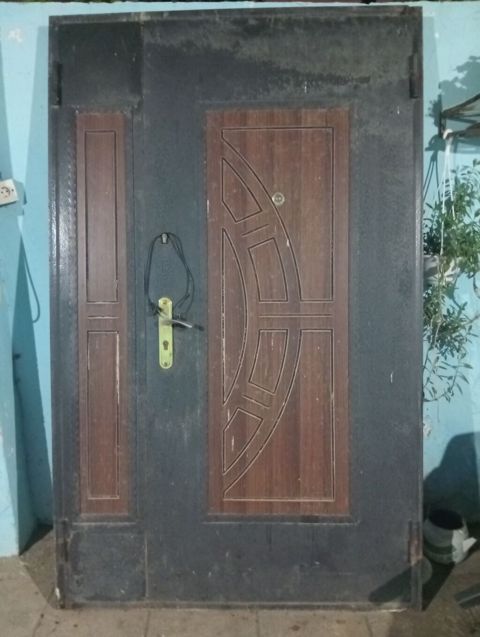Dəmir giriş qapısı - Material: qalın metaldan hazırlanmış korpus — Bakı