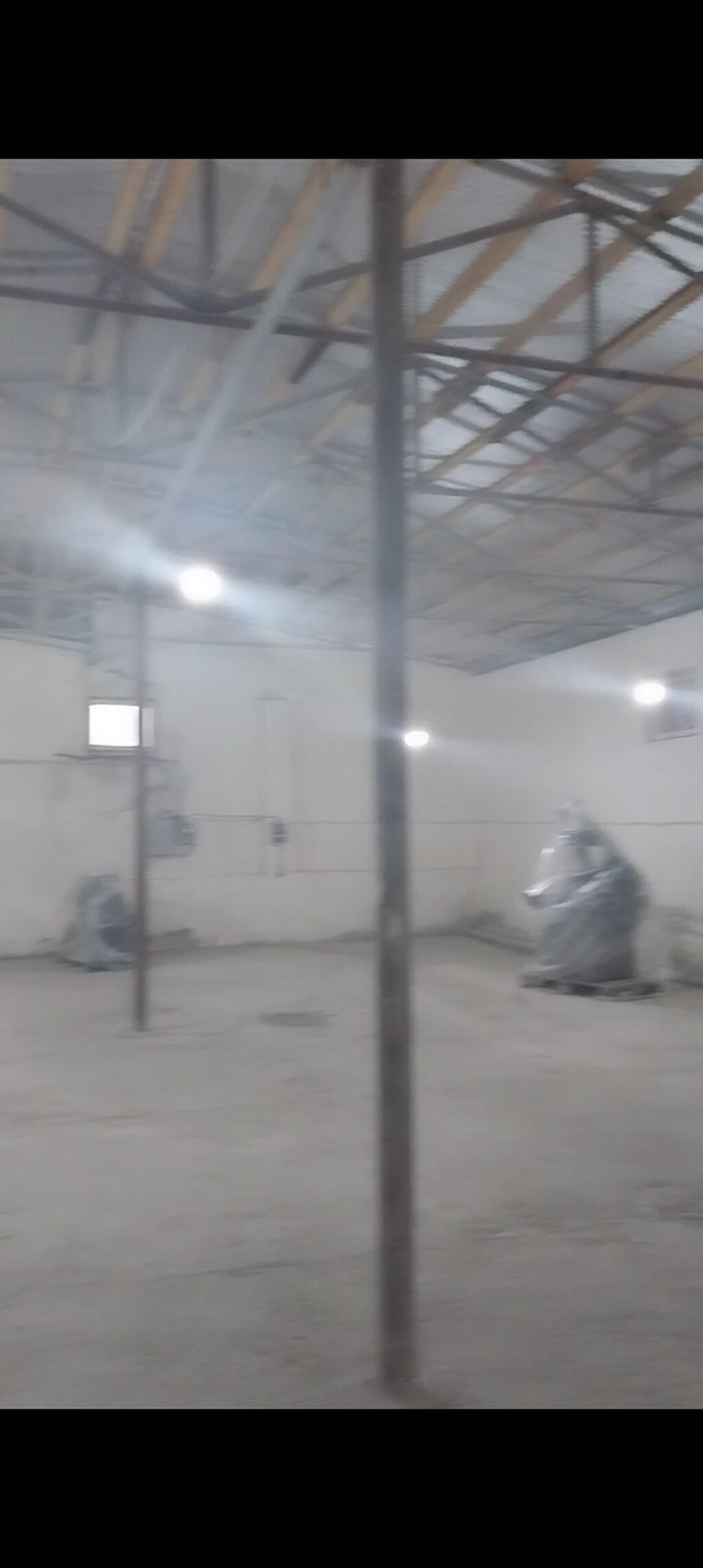Anbar/Werkshop sahəsi - Geniş metal qapılı, yük maşınının girişinə — Əmlak, Sumqayıt (5)