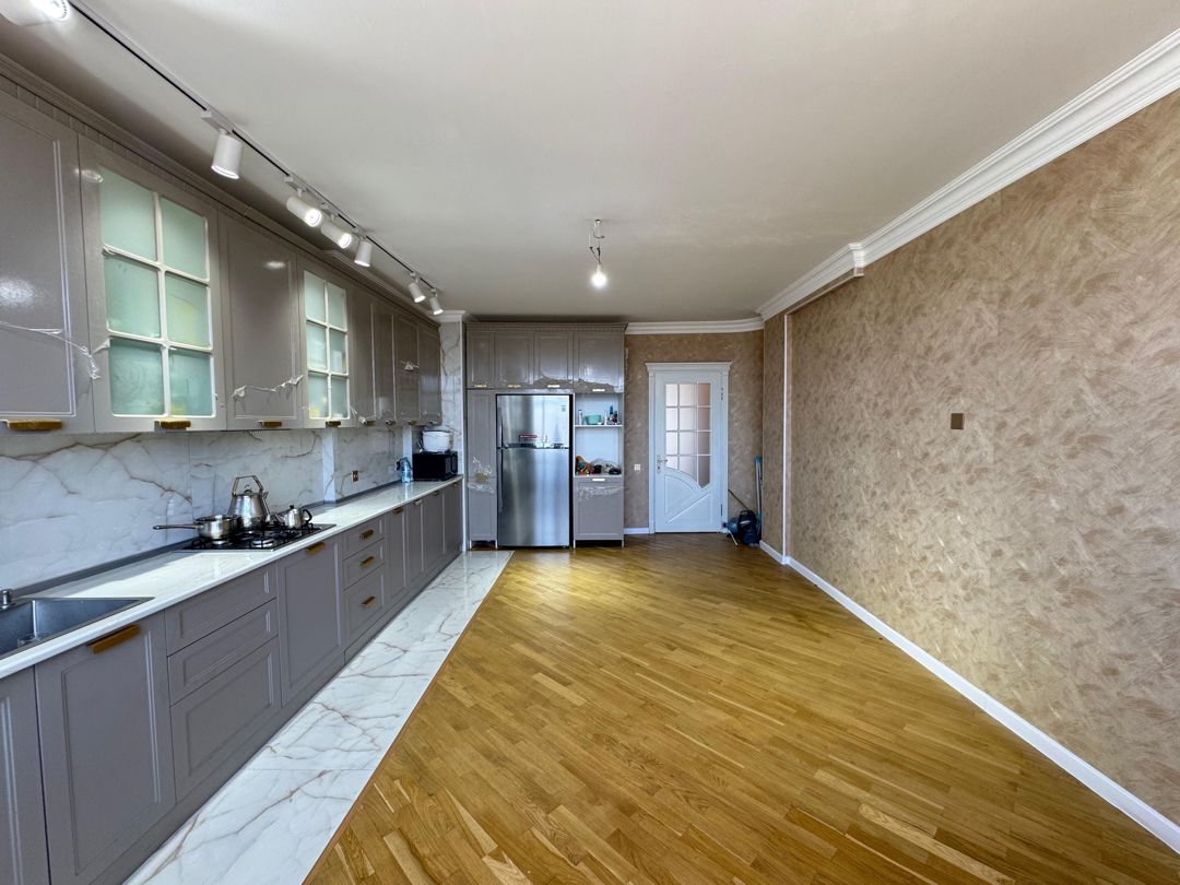 4 otaqlı mənzil, 210 m², Təbriz küçəsi, 116 — Mənzil, Bakı (7)
