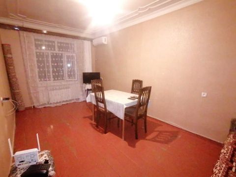 Satılır 2 otaqlı köhnə tikili 65 m² — Bakı