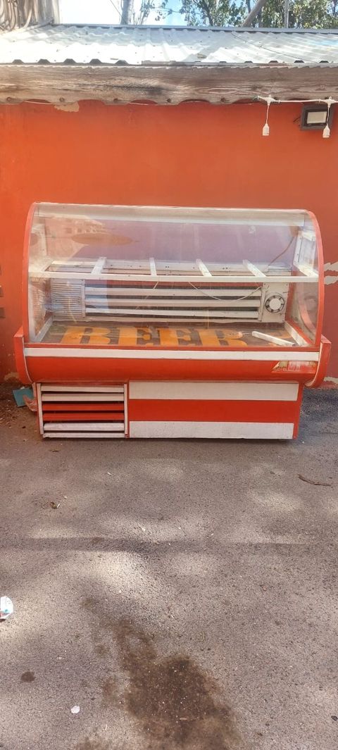 Vitrin soyuducu 300azn. Unvan Kohne Gunesli Nigaz — Bakı