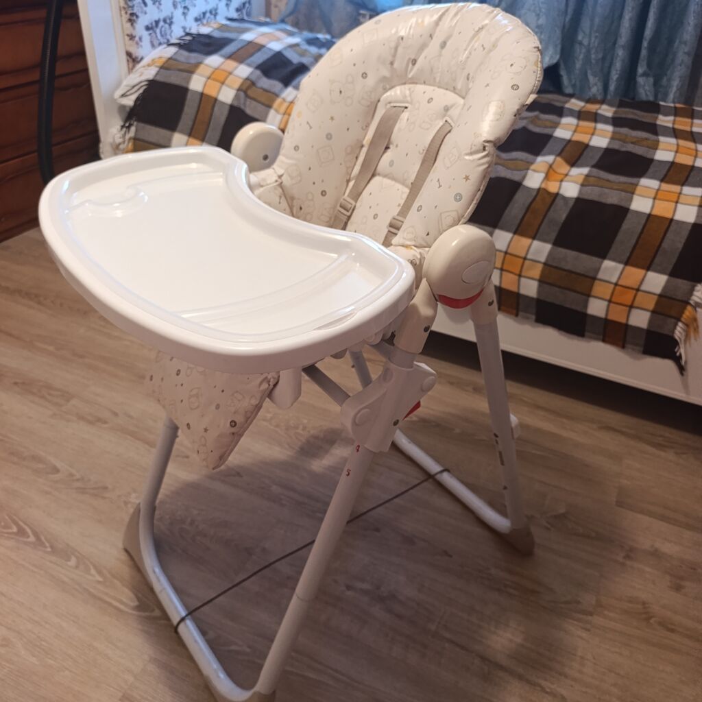 Uşaq yemək stolu və yüksək oturacaq - Rahat, yumşaq yastıqlı oturacaq — Qidalandırma stulları, Digah