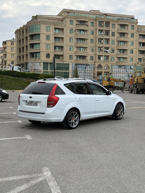 Kia Ceed SW, 1.6 L, 2009 il, 390 000 km 90-BY-459 — Avtomobillər, Bakı (4)