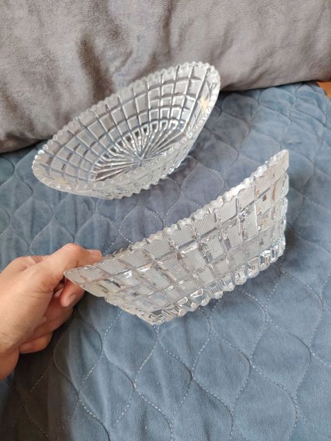 Iksi birlikde konfet qabları — Bakı