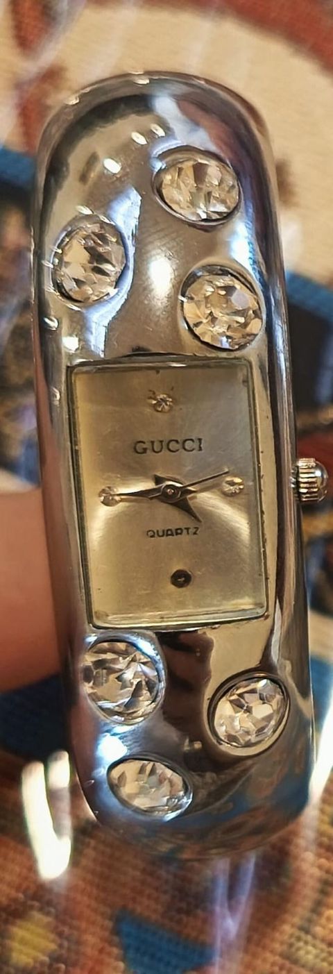 Gucci qadın qol saatı. Zərif və diqqətçəkən dizayna malik bu model — Bakı