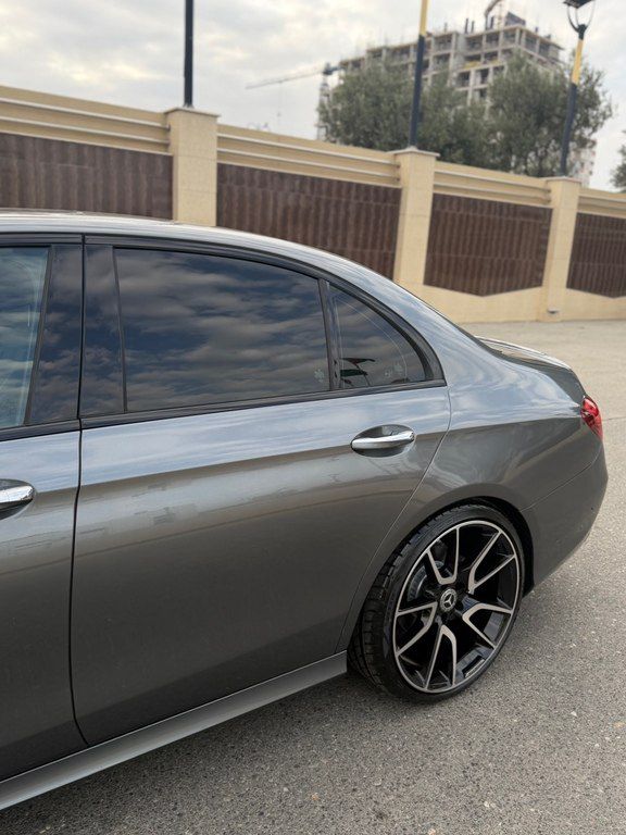 Mercedes E 300, 2.0 L, 2017 il, 90 000 km — Avtomobillər, Bakı (9)