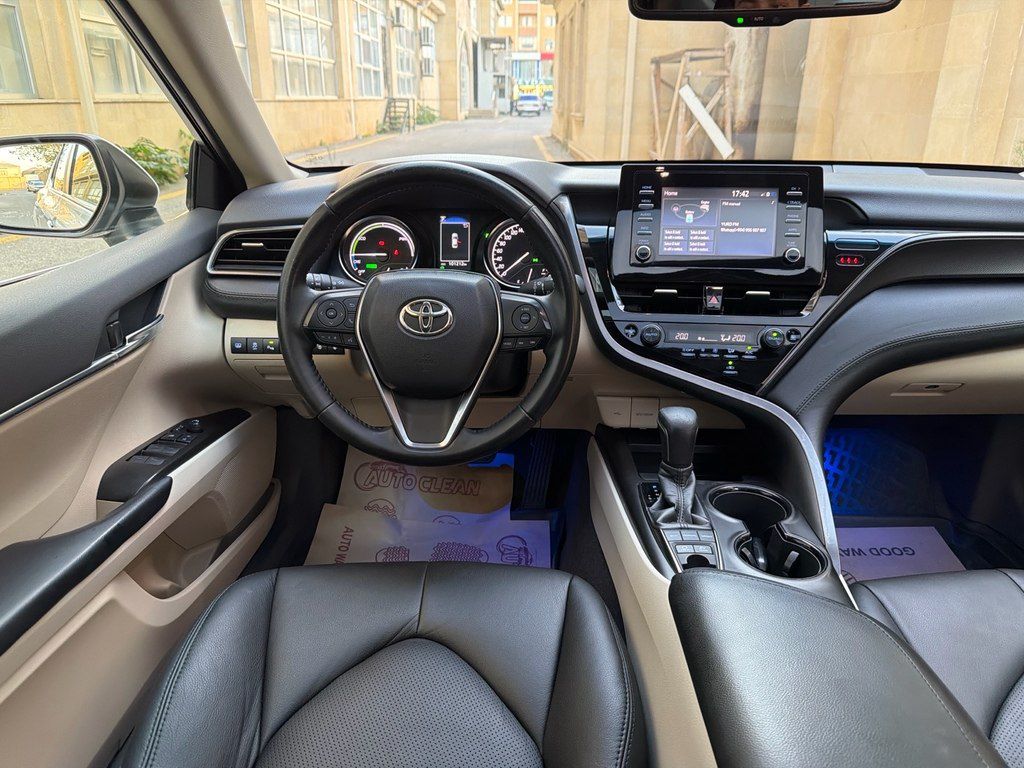 Toyota Camry, 2.5 L, 1.6 kWh, 2023 il, 98 700 km — Avtomobillər, Bakı (10)