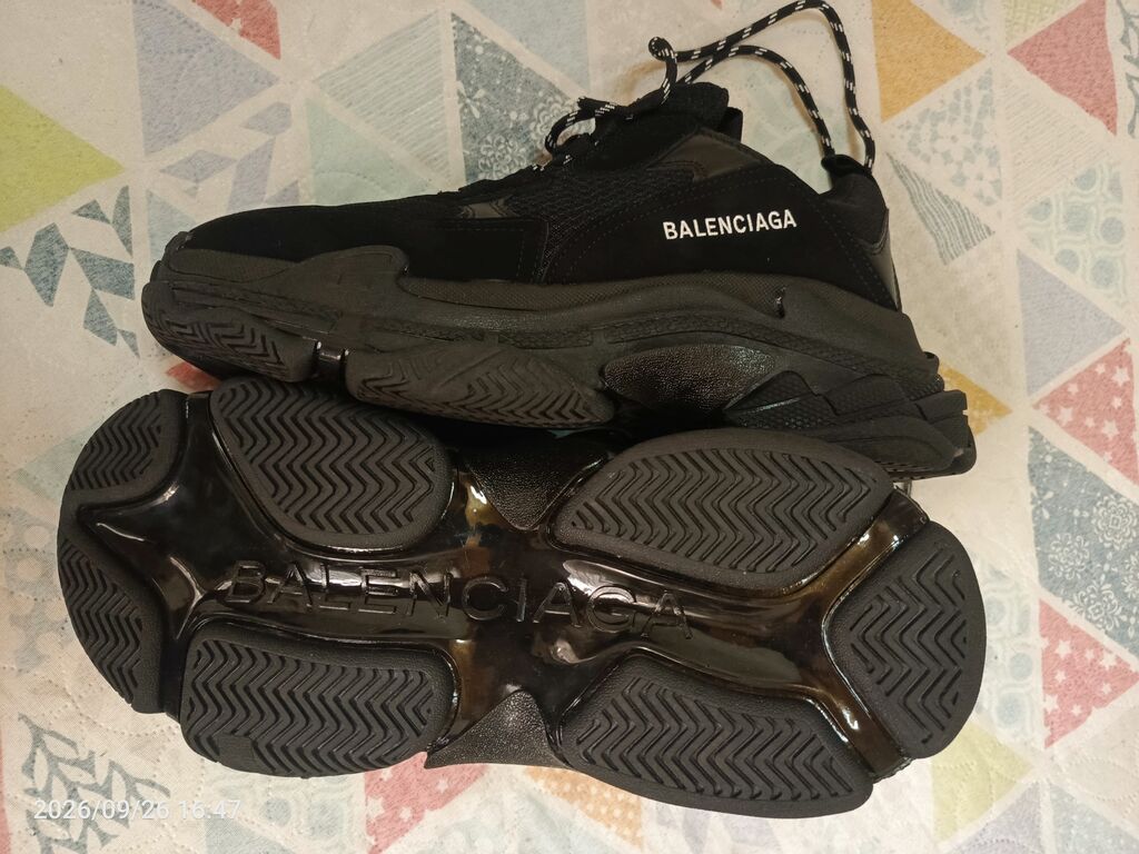 Balenciaga Triple S. Rəsmi saytda $1200, eBuy da $860, mən konkret — Digər, Bakı (7)