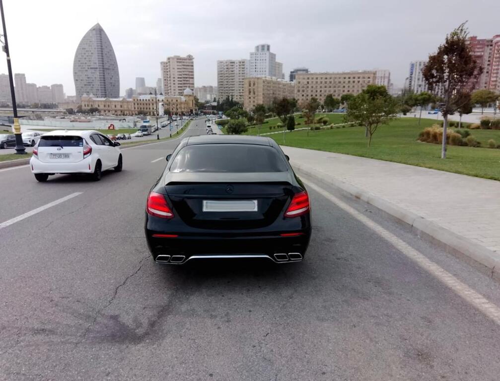 Mercedes E 300, 2.0 L, 2017 il, 128 257 km — Avtomobillər, Bakı (2)
