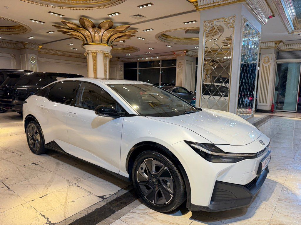 Toyota bZ3, 65.2 kWh, 2023 il, 35 000 km — Avtomobillər, Bakı (2)