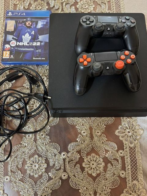 PlayStation 4 Slim komplekti 1tb Tərkib: - PS4 Slim konsol (qara — Bakı