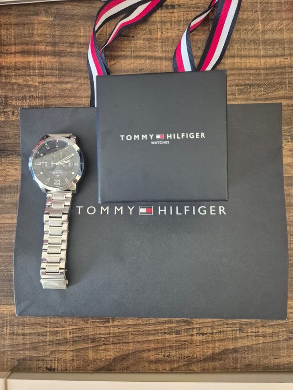 Tommy Hilfiger kişi qol saatı - Brend: Tommy Hilfiger (Watches — Qol saatları, Bakı (2)