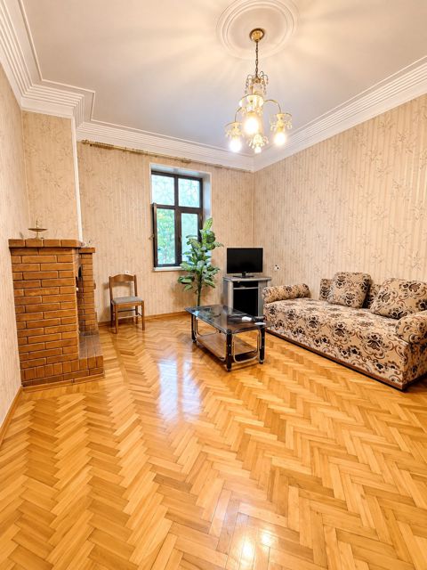 İcarəyə verilir 2 otaqlı köhnə tikili 60 m² — Bakı