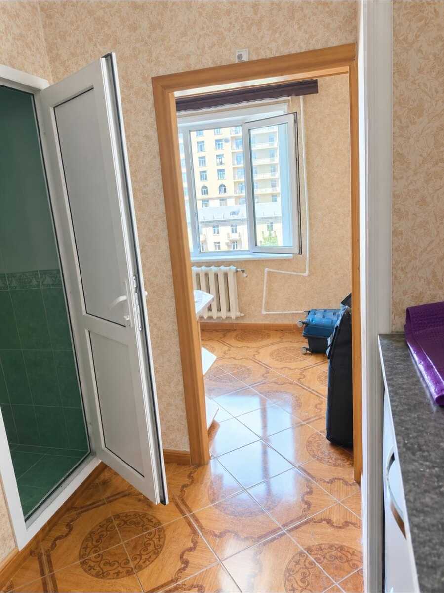 Satılır 2 otaqlı köhnə tikili 65 m² — Mənzil, Bakı (6)