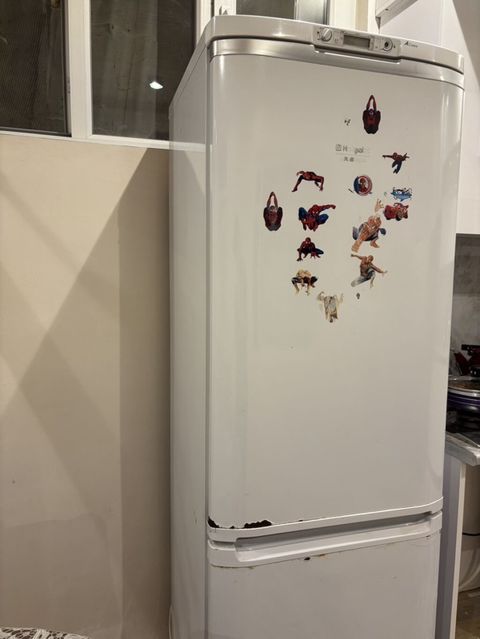 İşlənmiş 2 qapılı Hotpoint Ariston Soyuducu Satılır, rəng - Ağ — Digah