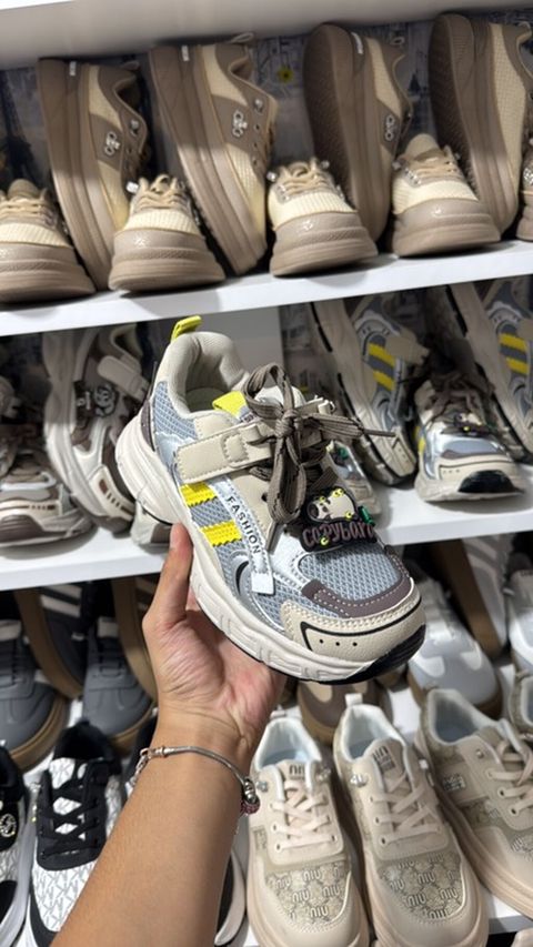 Uşaq idman ayaqqabısı - Model: çoxrengli kids sneaker, üst hissədə — Bakı