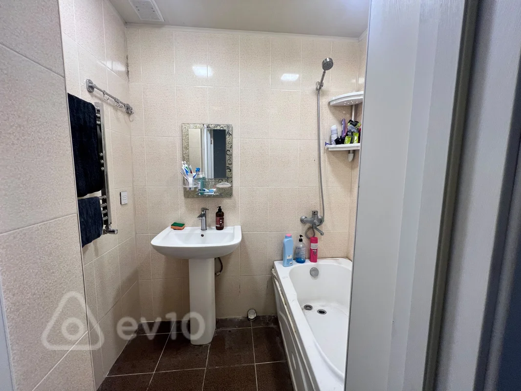 2 otaqlı mənzil, 60 m², Müstəqillik küçəsi — kirayə — Mənzil, Bakı (8)