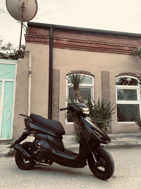 Skuter 80cc – şəhərdaxili gediş-gəliş üçün kompakt və çevik 2 təkərli — Gəncə