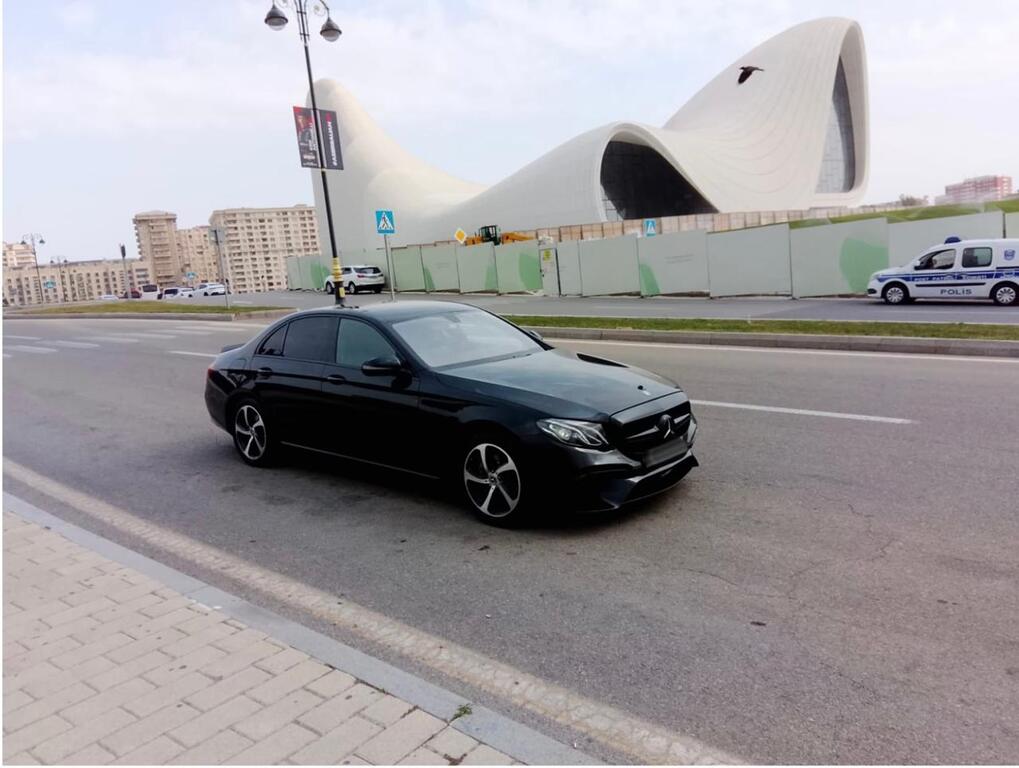 Mercedes E 300, 2.0 L, 2017 il, 128 257 km — Avtomobillər, Bakı (3)