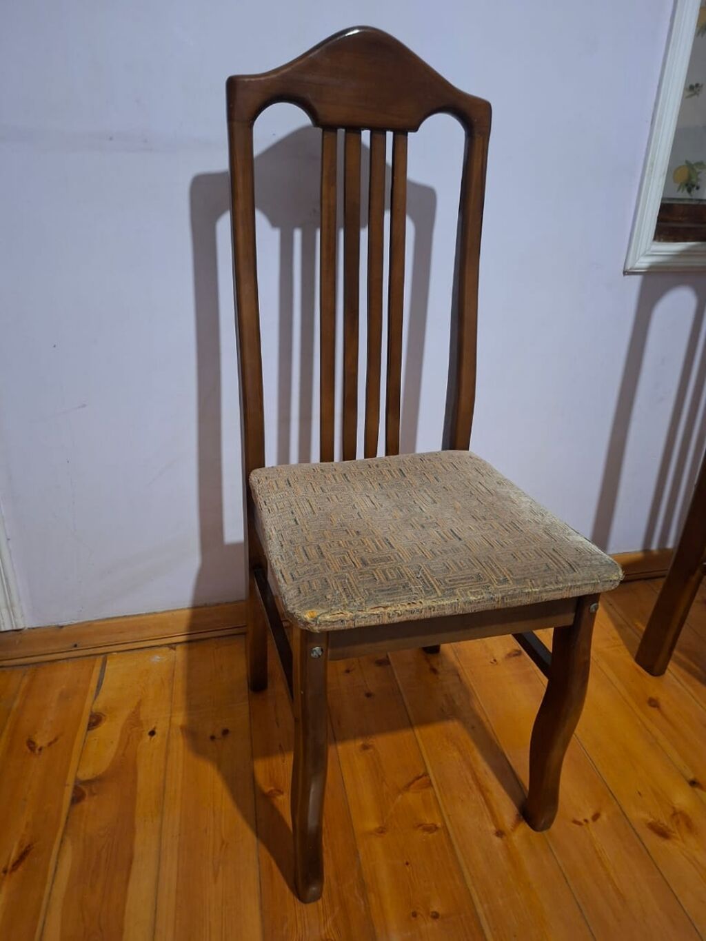 Taxta yemək otağı stulu - Material: möhkəm ağac gövdə, laklı səth — Stullar, Digah
