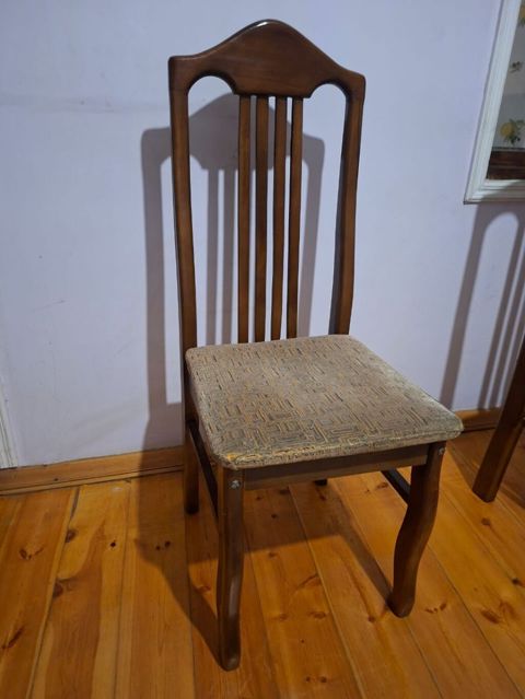 Taxta yemək otağı stulu - Material: möhkəm ağac gövdə, laklı səth — Digah