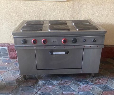 Restoran üçün 6 gözlü elektrik plitəsi, alt hissədə soba ilə. - Güclü — Bakı