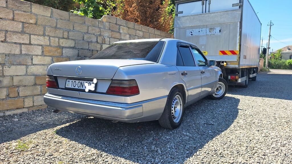 Mercedes-Benz E 220: 2.2 l Sedan 10-ON-893 — Avtomobillər, Quba (9)