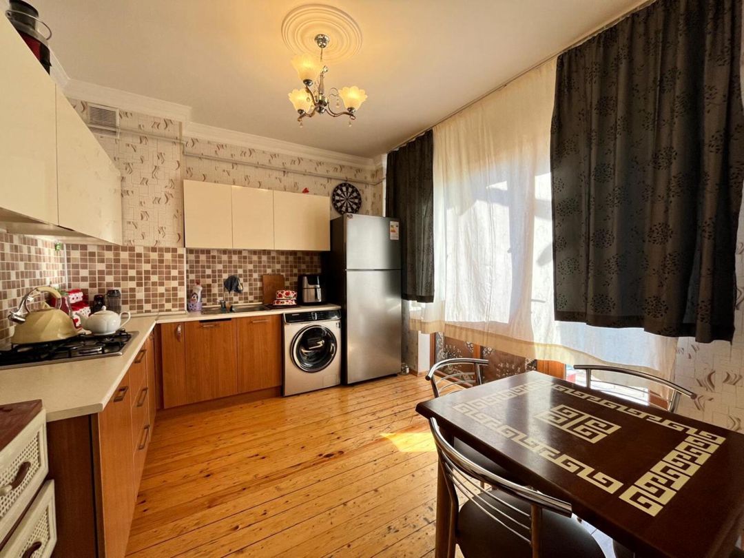 Satılır 2 otaqlı köhnə tikili 114 m² — Mənzil, Bakı (9)