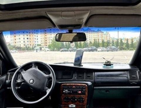 Opel Vectra: 2 l 1996 il Sedan — Masazır