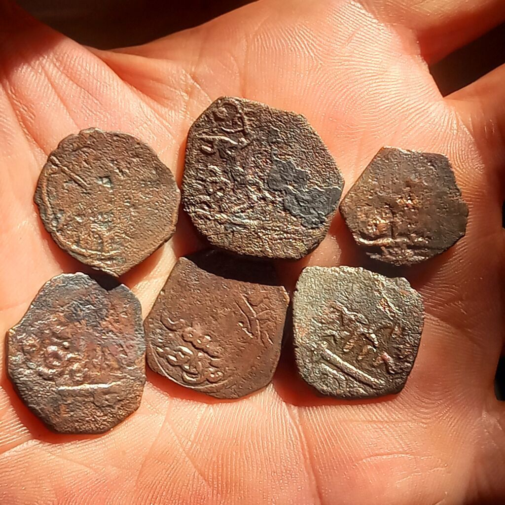 23 ədəd biryerdə Azərbaycanın Atabəyləri Hicri 1136-1225 Hardasa — Sikkələr, Bakı (4)