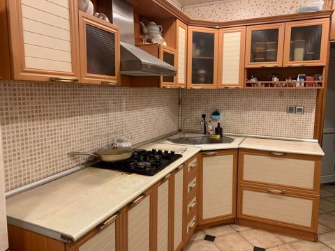 Mətbəx mebeli 200₼ Qaz və moyka verilir.Ölçü dəqiq deyil.Ünvan — Digah