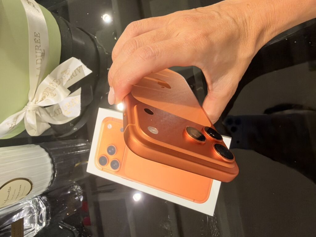Narıncı — Apple iPhone, Bakı (5)