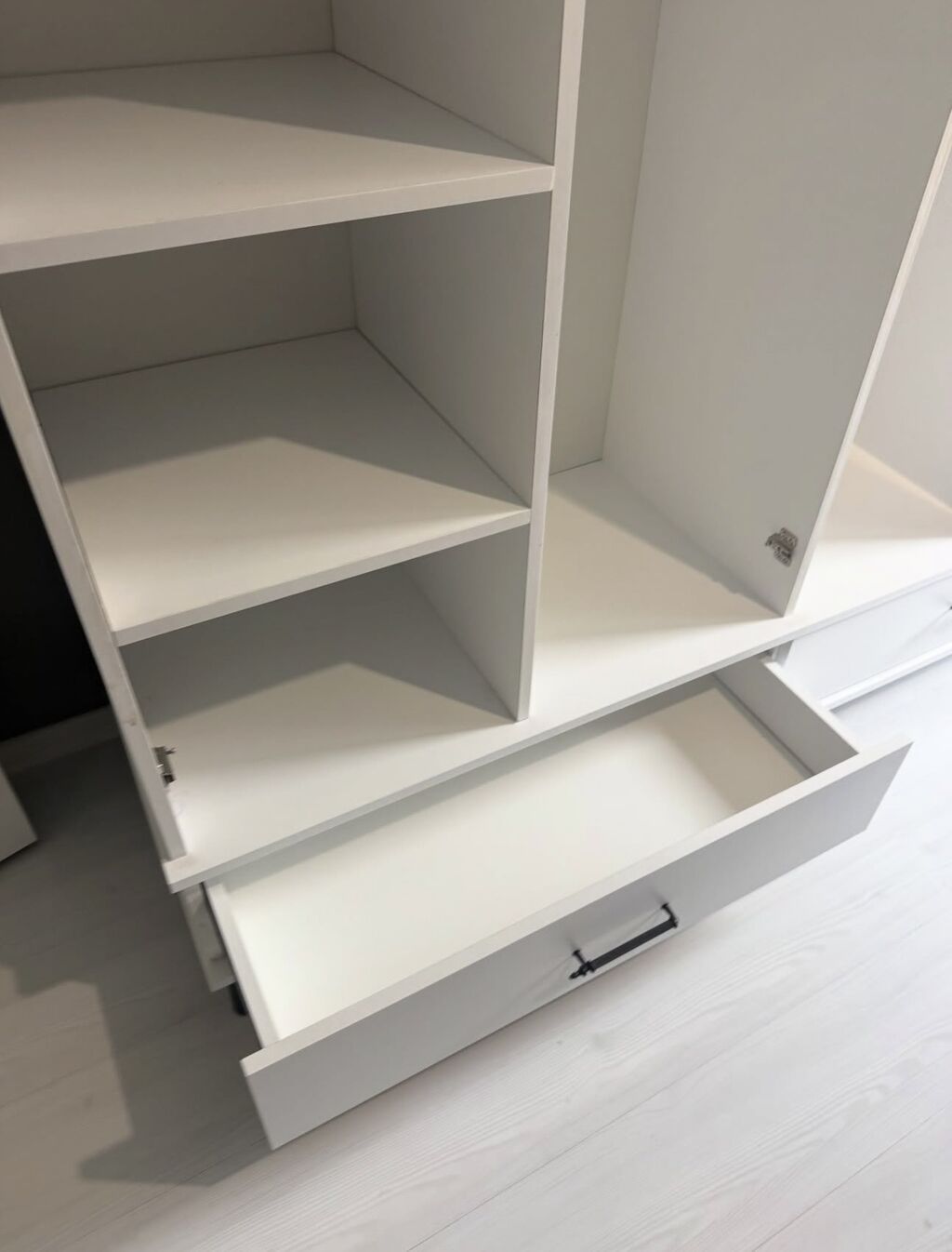 Yeni, 4 qapılı, Güzgülü, Ağ, Açılan, Düz dolab — Şkaflar, Bakı (3)