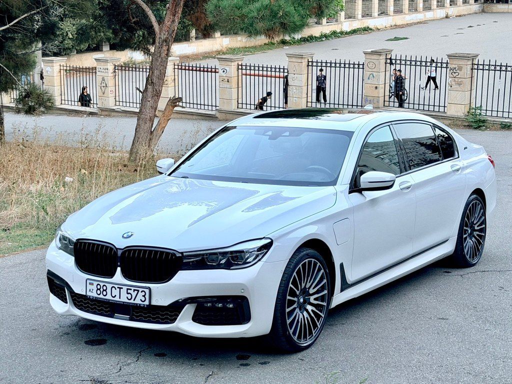BMW 740, 2.0 L, 9.2 kWh, 2019 il, 137 000 km — Avtomobillər, Bakı (9)